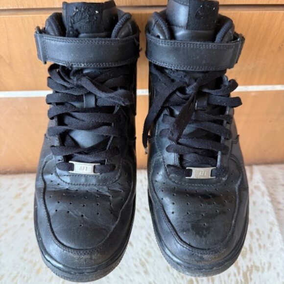 Pre-Loved Nike Men's Air Force 1 Mid '07 Triple Black Leather High Tops - Size 9 - Picture 1 of 11